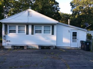 28 Maple Ave, Kennebunk, ME 04043