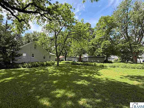2nd image of 608 8th St SE
