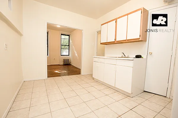 Rented by Jonis Realty | media 6