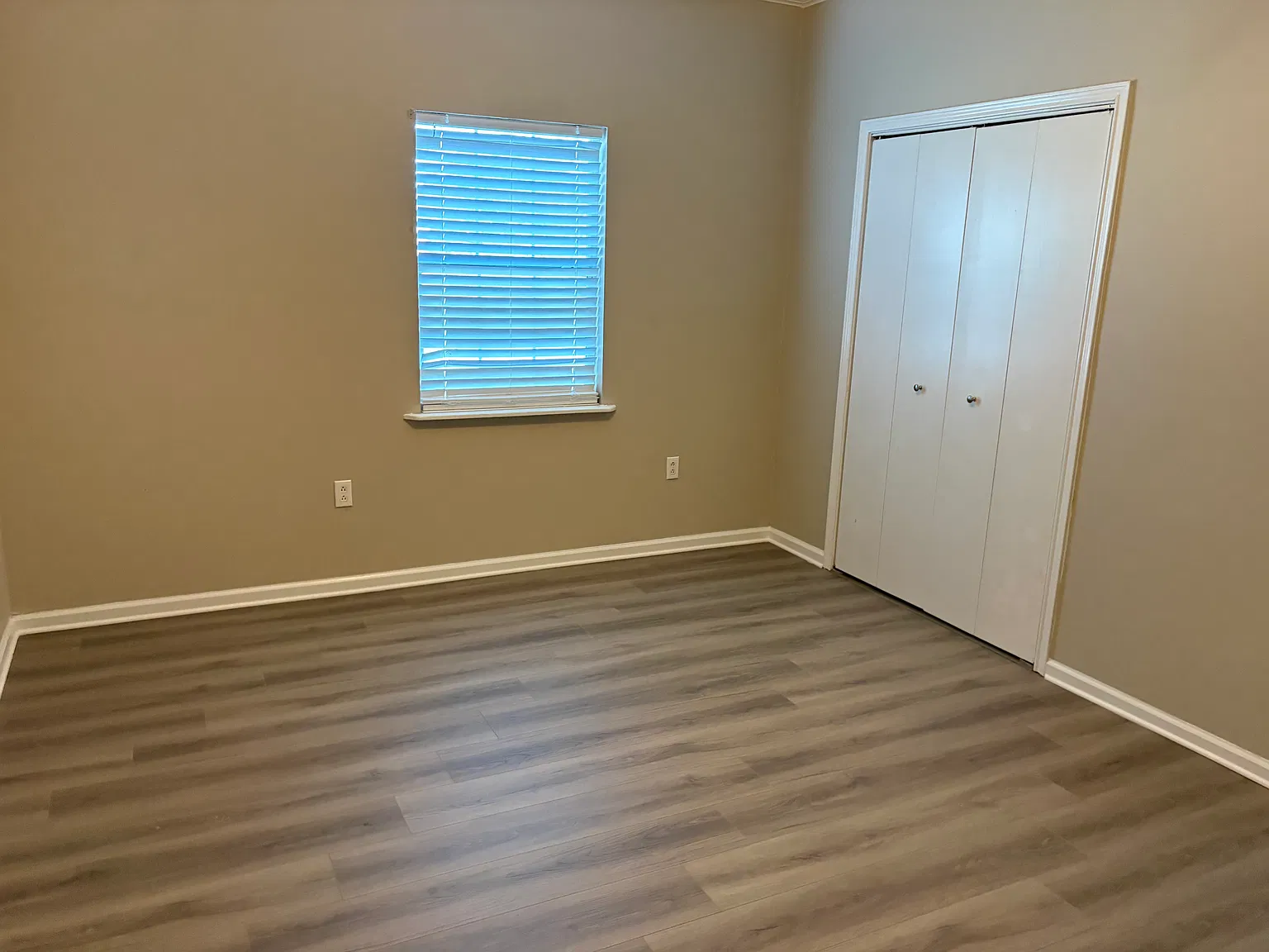 3 bed, 1000 sqft, $1,250 — Photo 4