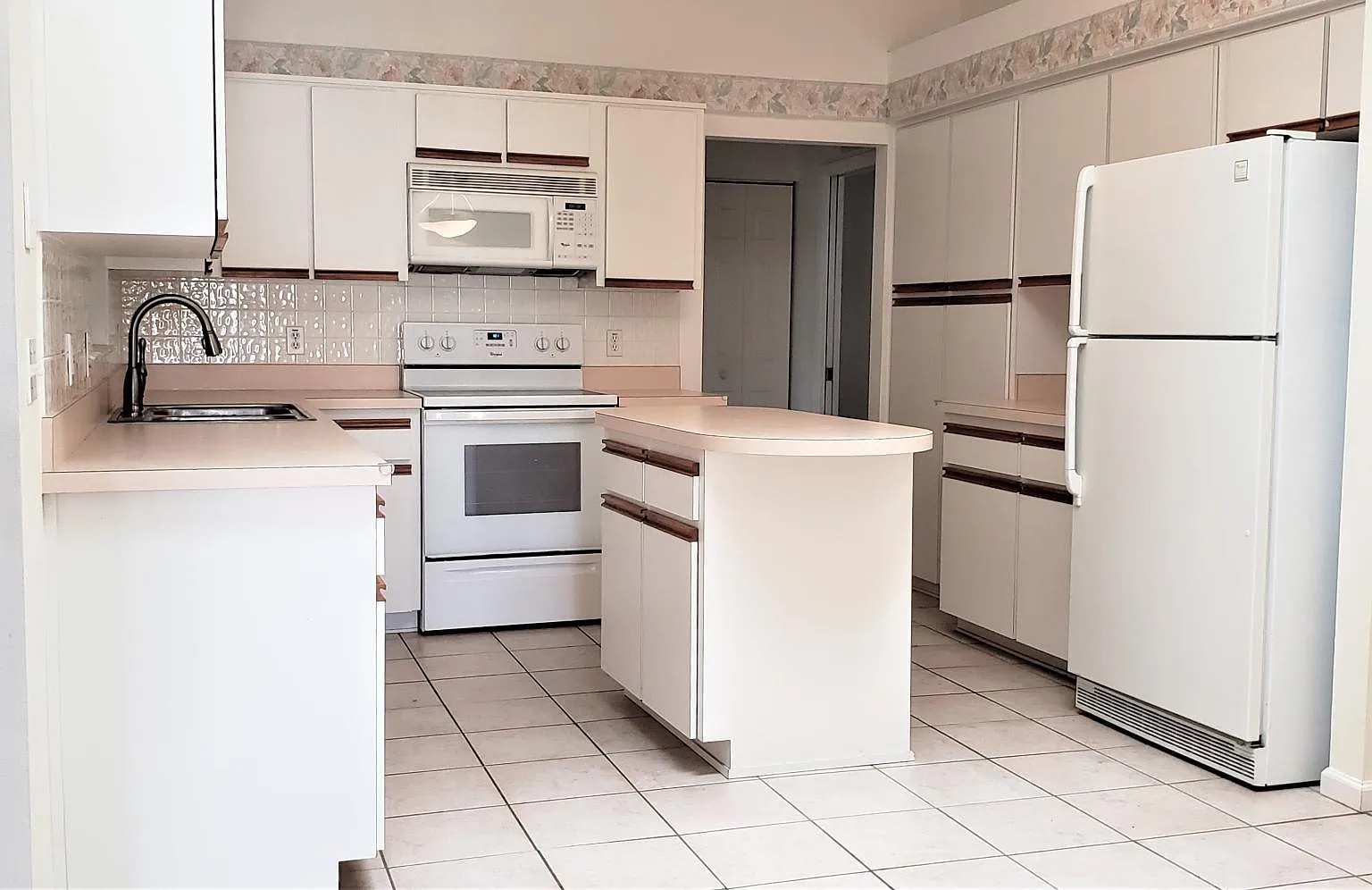 2 bed, 1619 sqft, $1,800 — Photo 2