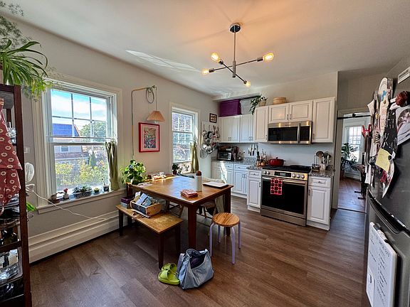 2nd image of 224 Park Ave Floor 2