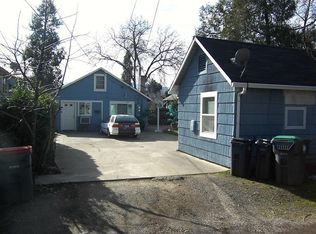 906 W 11th St, Medford, OR