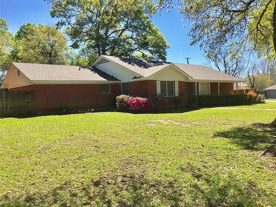 1st image of 715 W Milam St
