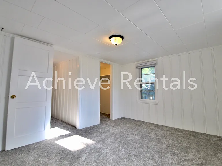 704 N 200 E — Photo 9