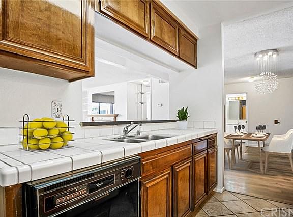 5th image of 5334 Lindley Ave Unit 209