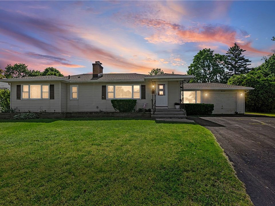 1st image of 17 Ridge Port Cir E