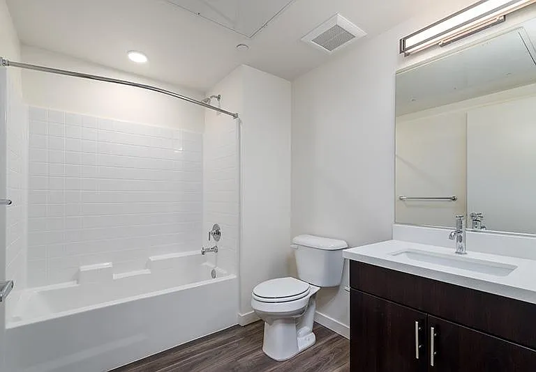 Lumina Apartments — Photo 12