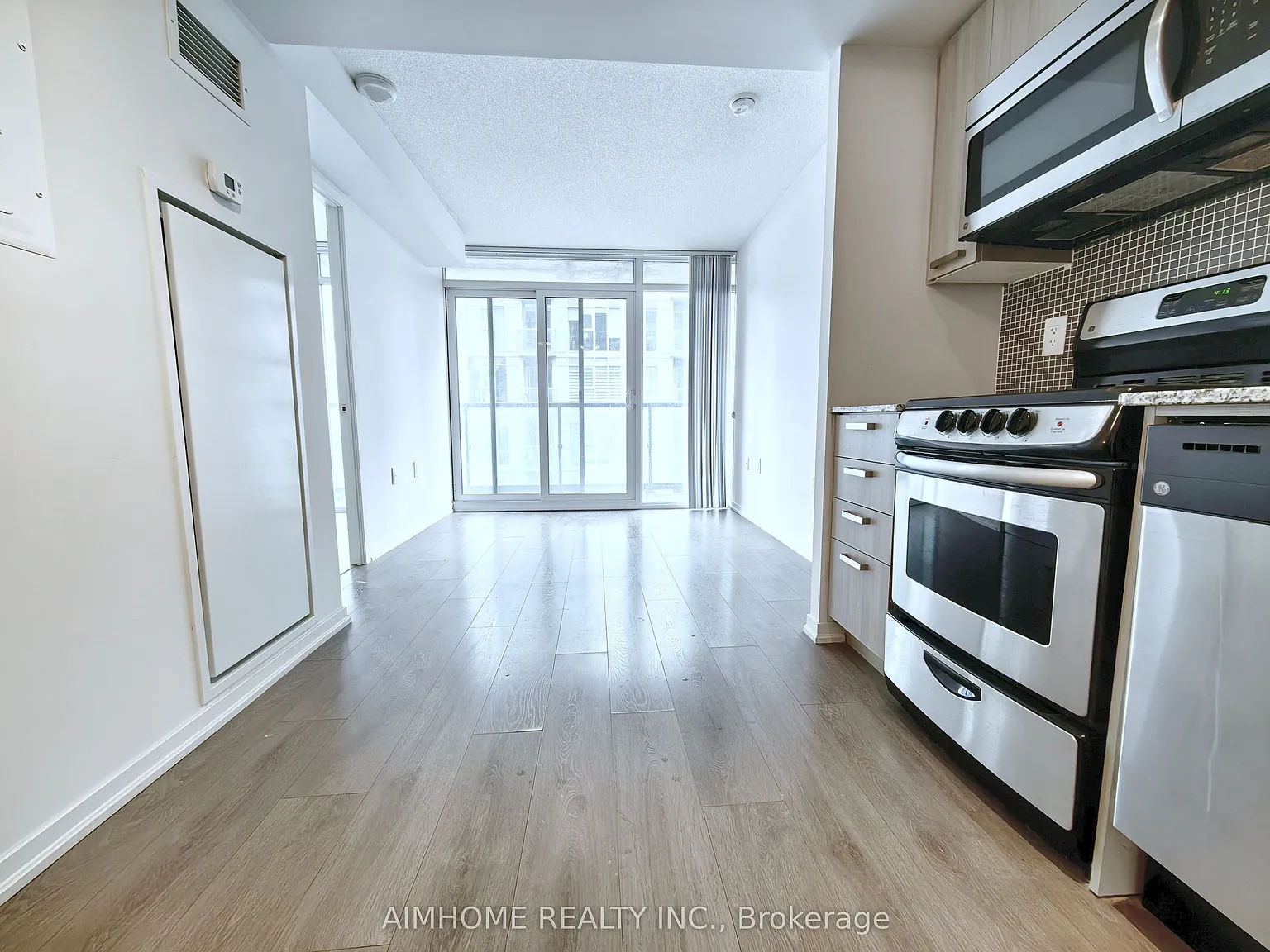 2 bed, $2,600 — Photo 1