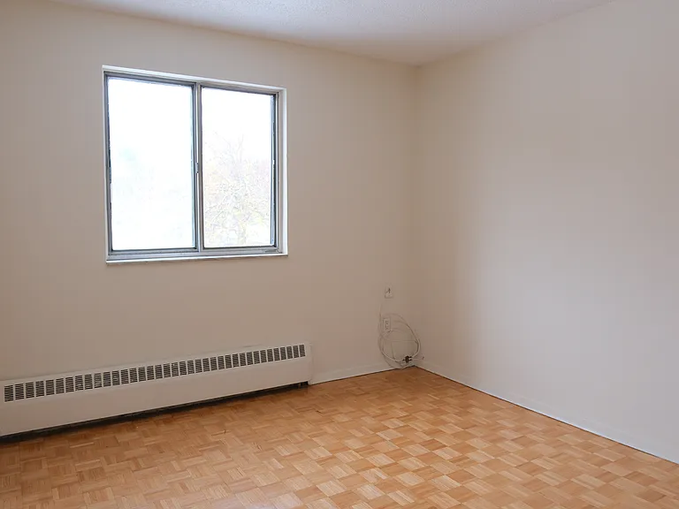 100 Cedar Ave #202 — Photo 10