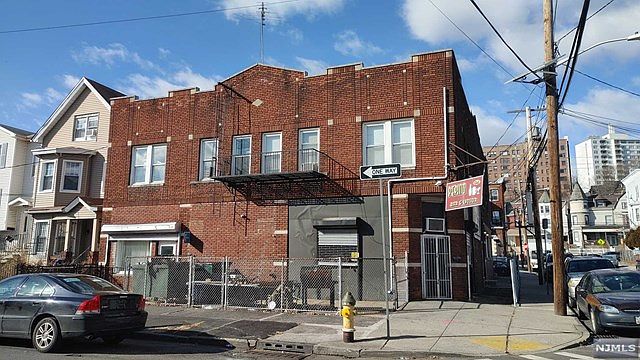 1st image of 62-64 Wakeman Ave