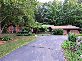 1165 Jeffrey Ln, Saline, MI 48176