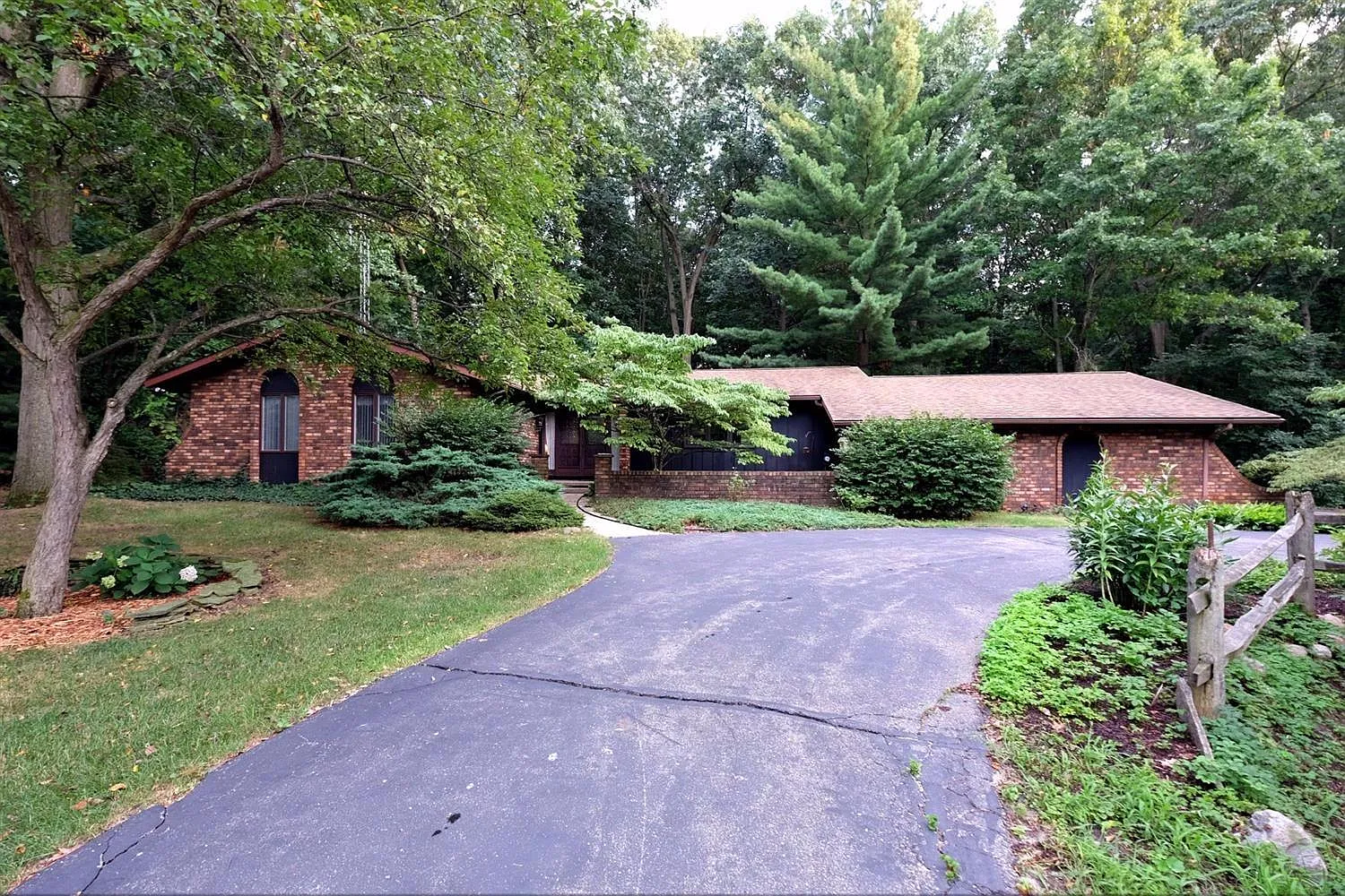 1165 Jeffrey Ln photo 1