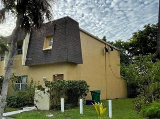 5720 Blueberry Ct #34, Fort Lauderdale, FL 33313