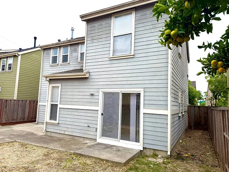 2941 Chavez Ln — Photo 22