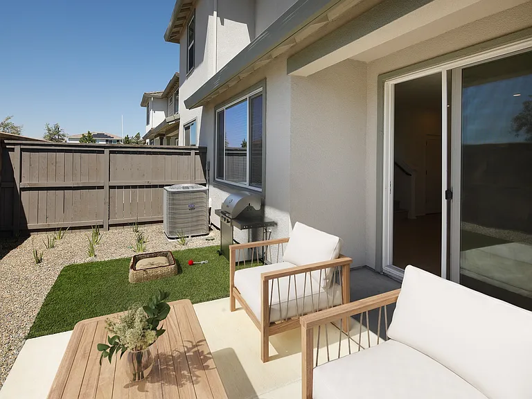 Escala at Stanford Crossing — Photo 15