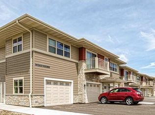 W263N2080 E Fieldhack Dr, Pewaukee, WI 53072