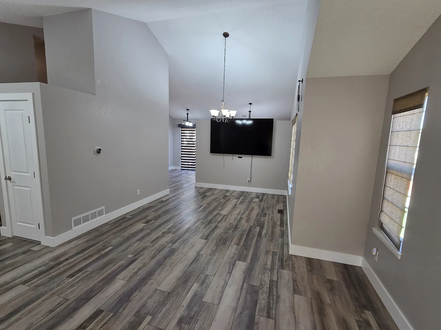 3 bed, 2.5 bath, 2333 sqft, $3,300 — Photo 4