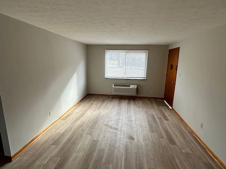 247 Edwin St NW — Photo 5
