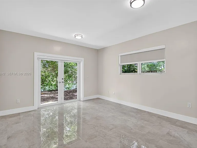 6090 SW 63rd Ave — Photo 15