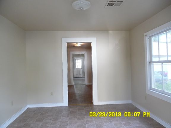 4th image of 1112 Grinage St