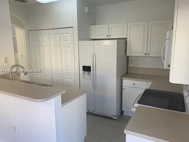 3355 NE 13th Circle Dr #10828 — Photo 5