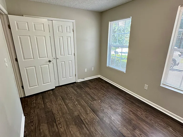 208 Sunnyside Dr #208 — Photo 6