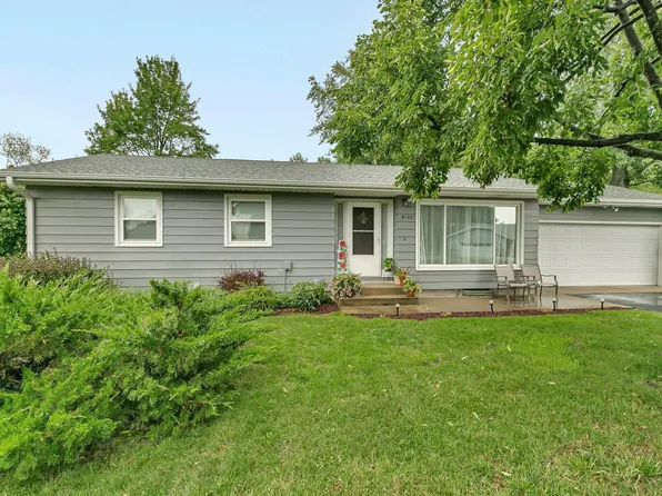 9132 Crestview Dr, Saint Joseph, MN 56374