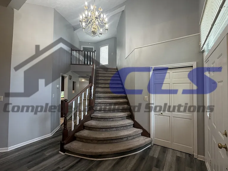 80 Ridgecrest Ct — Photo 2