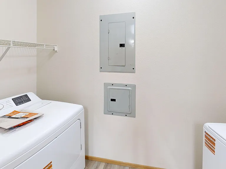 Dakota Park Apartments — Photo 17