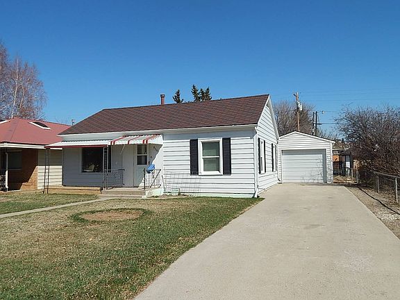 2nd image of 916 Teton Ave