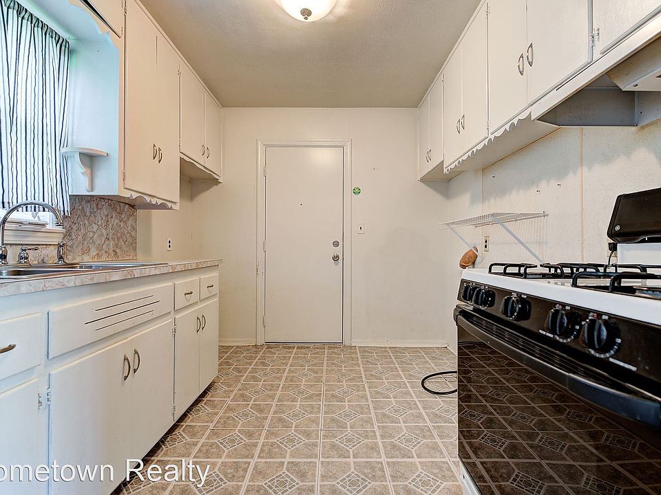 1st image of 2912 NE 17th St