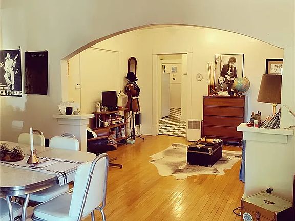 5th image of 3620 Wilmington Ave #1