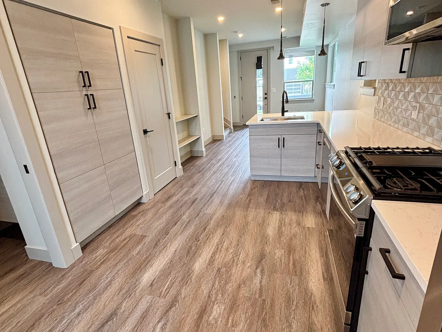 3 bed, 3.5 bath, 1771 sqft, $3,895 — Photo 4