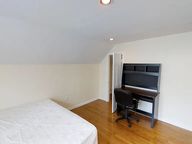 1929 E Genesee St #4 — Photo 7