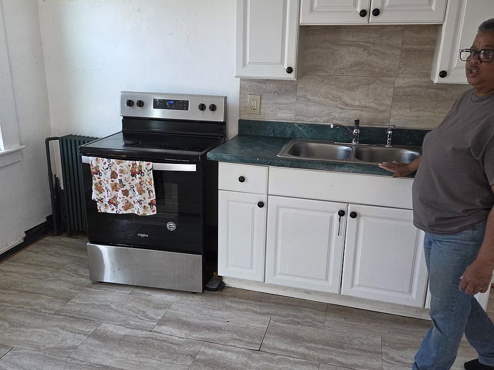 2nd image of 557 S Main St