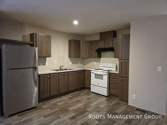 5th image of 607 Carriage Lane Est #607