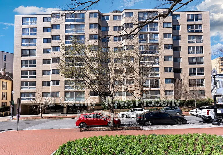 922 24th St NW #321 — Photo 3