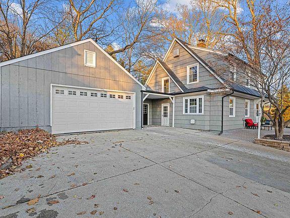 5th image of 204 Greenwood Ave