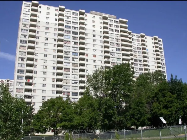 320 Dixon Rd #709, Toronto, ON M9R 1S8