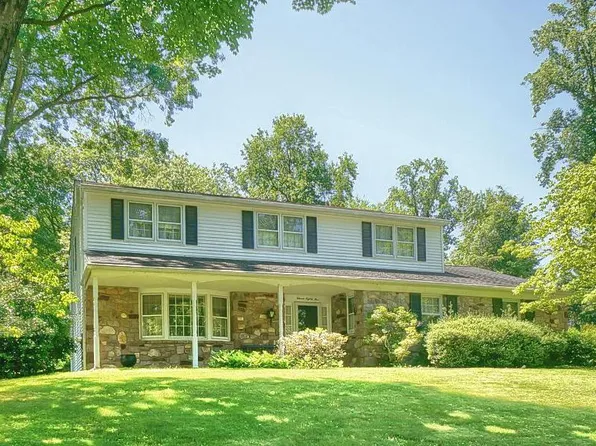 1185 University Dr, Yardley, PA 19067