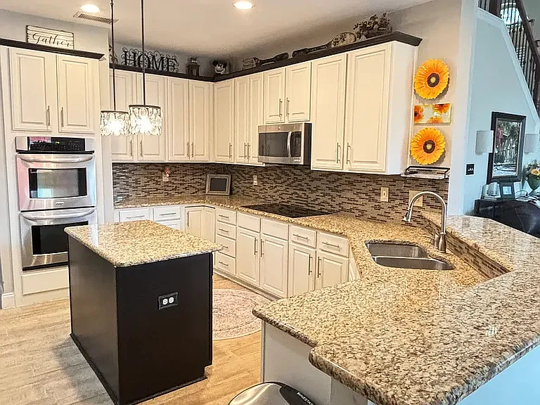 1740 Forest Glen Dr — Photo 11