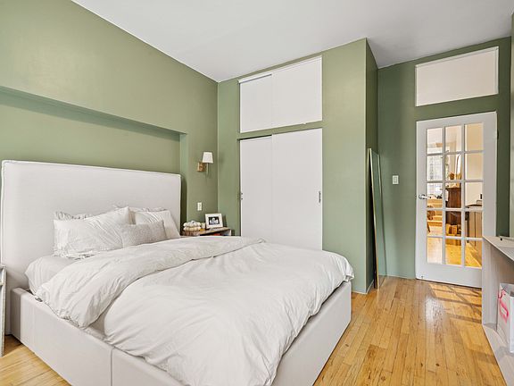 4th image of 138 W Houston St APT 1