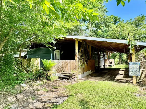 405 E Waring St, Dayton, TX 77535