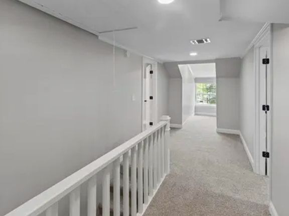 4th image of 224 Forest Ave