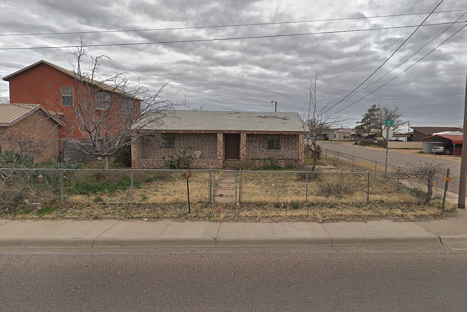 1st image of 713 W 6th St