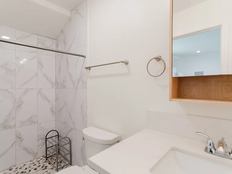 10327 Hillhaven Ave #1/2 — Photo 16