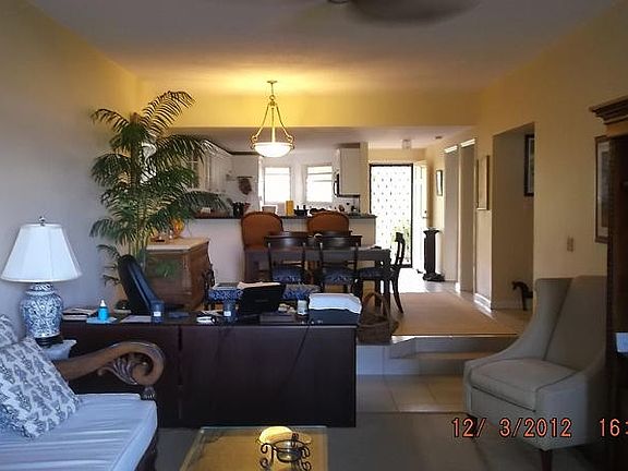 4th image of E102 Pelican Cove