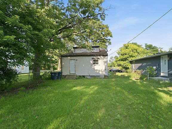 3rd image of 502 Ridgeland Ave