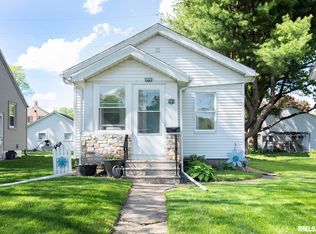 541 27th Ave, Moline, IL 61265